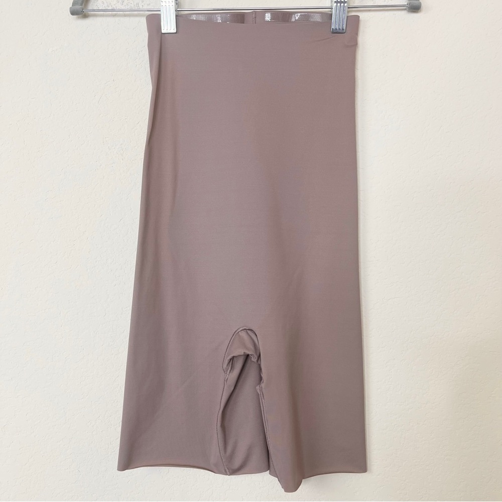 SPANX Thinstincts High-Waisted Mid-Thigh Brown‎ Shapewear Short